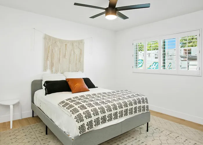 Holiday home Hermosa House In Heart Of Old Town *